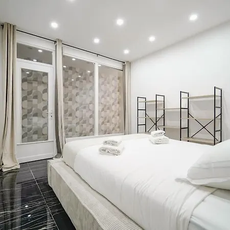 Apartment Mairie Des Lilas - Iii *